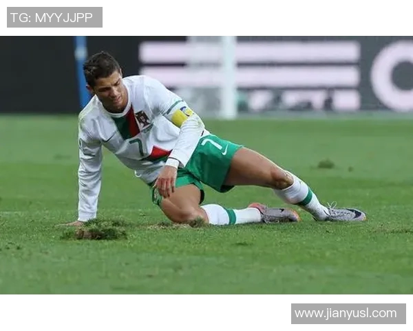 知名足球明星卷发女神魅力四射的精彩瞬间合集